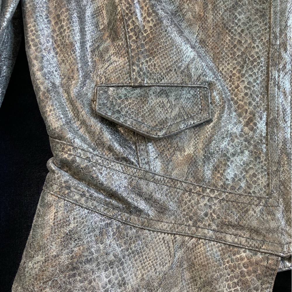 Leather Jacket - Picture 4 of 7